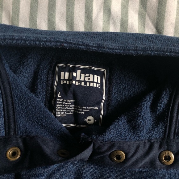 Sweater - Picture 4 of 4